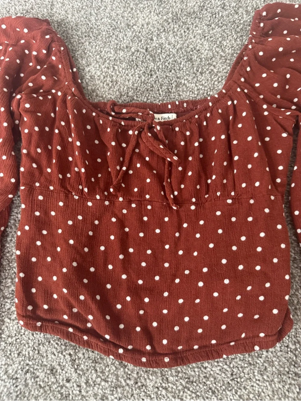 polka dot A&F top